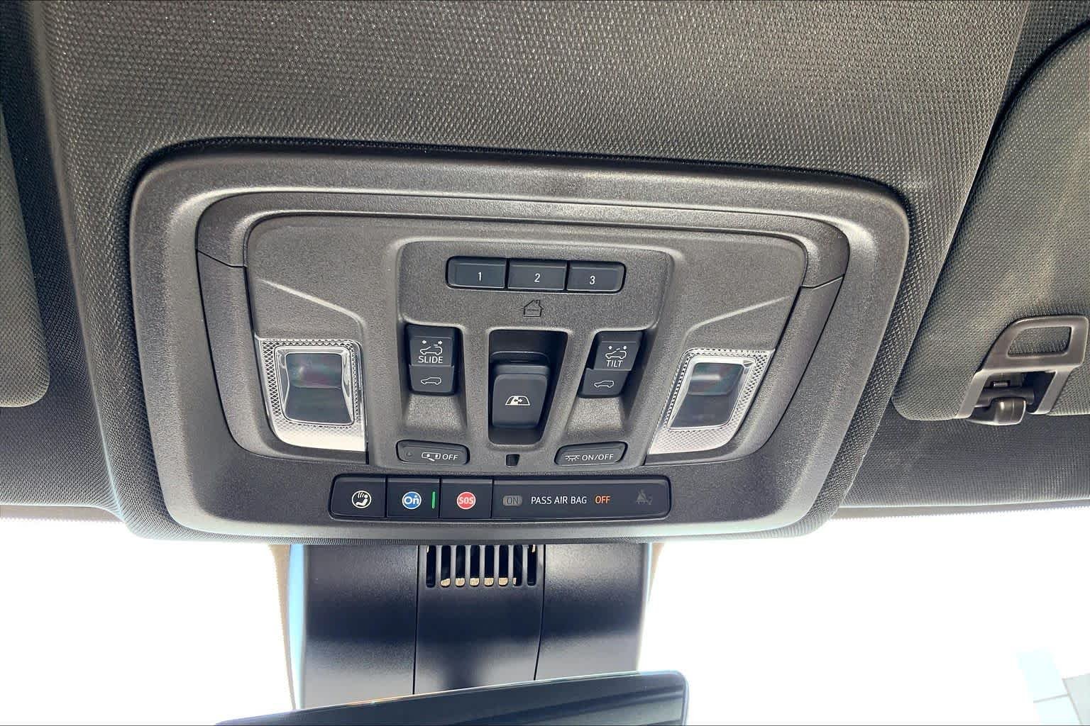 Used 2025 Sterling Metallic GMC Denali image 35