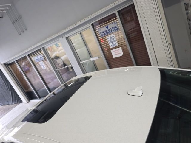Used 2020 White Audi 40 Premium image 6