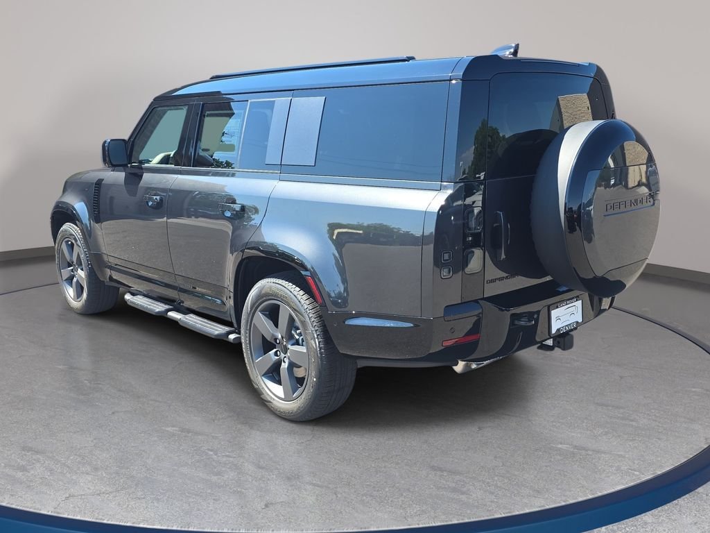 New 2026 Carpathian Grey Land Rover X-Dynamic SE image 7