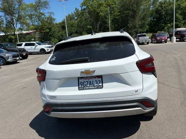 Used 2024 Summit White Chevrolet LT image 12