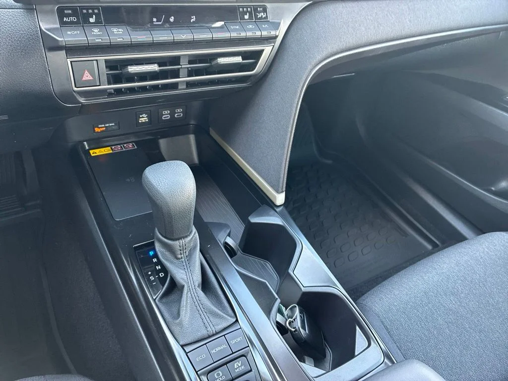 Used 2026  Toyota LE image 29
