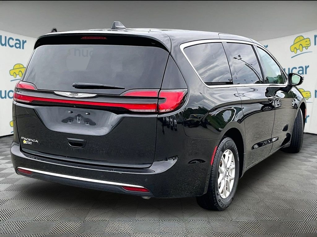 Used 2023 Black Chrysler Touring L image 6