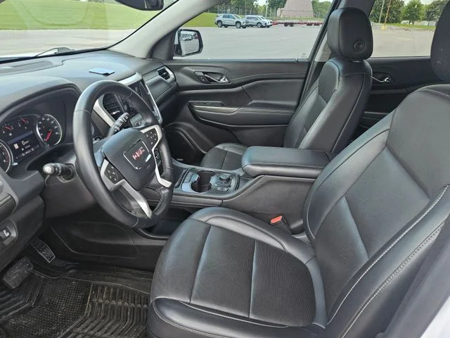 Used 2023 White GMC SLT image 9