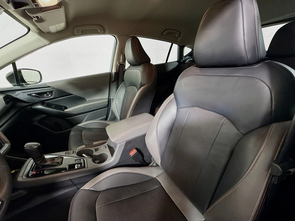 Used 2024 Ice Silver Metallic Subaru Limited image 19