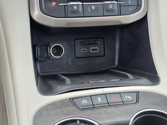 Certified Used 2020 White Frost Tri-Coat GMC Denali image 25