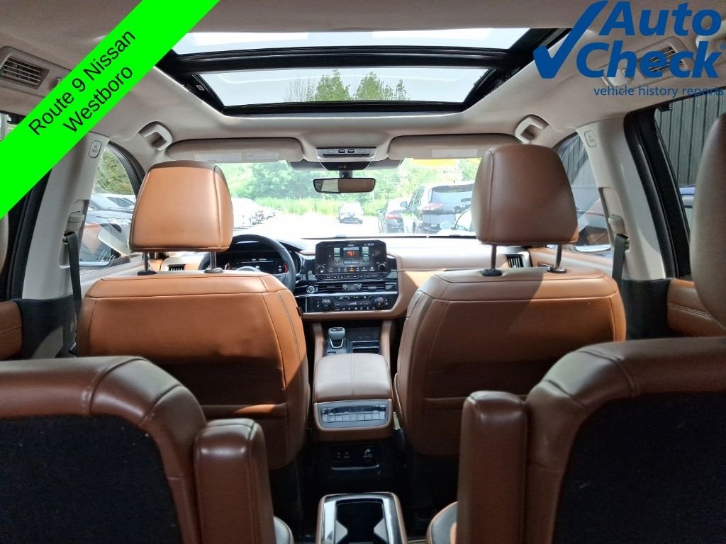 Used 2023 White Nissan Platinum image 10