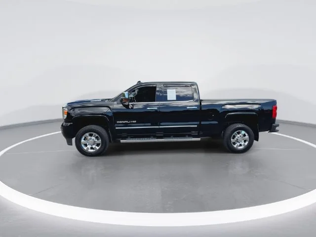 Used 2019 Black GMC Denali image 7