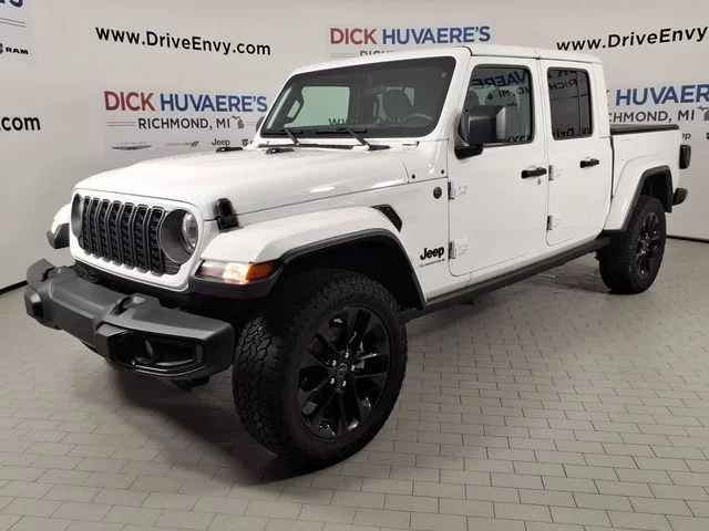 2025 Jeep Gladiator Nighthawk Auto's photo