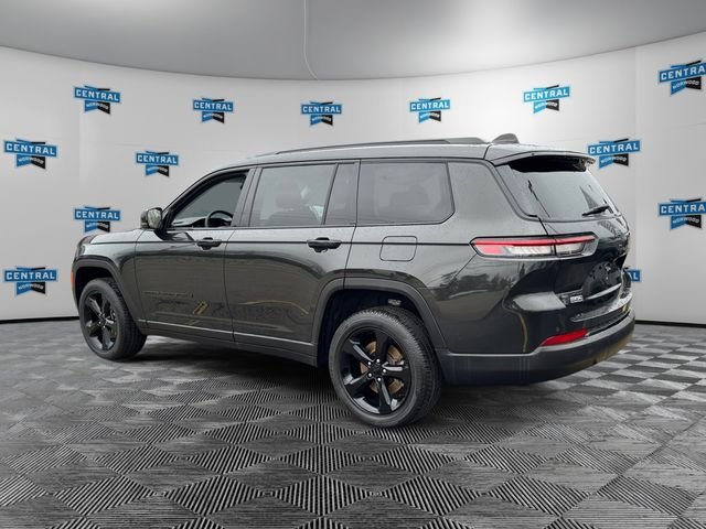Used 2023 Gray Jeep Limited image 4
