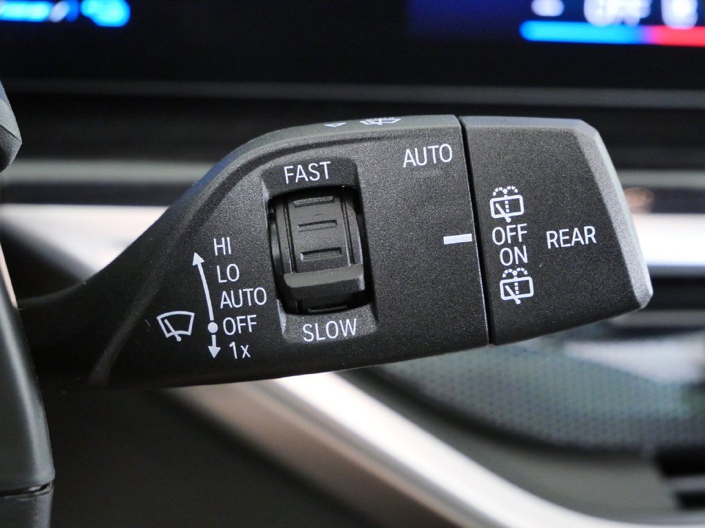 New 2026 Black Sapphire Metallic BMW xDrive50e image 49