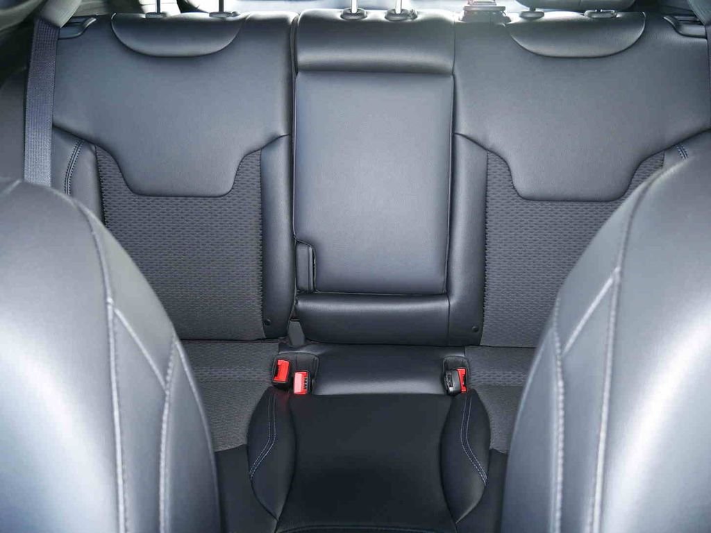 New 2026 Red Hot Pearlcoat Jeep Latitude image 36