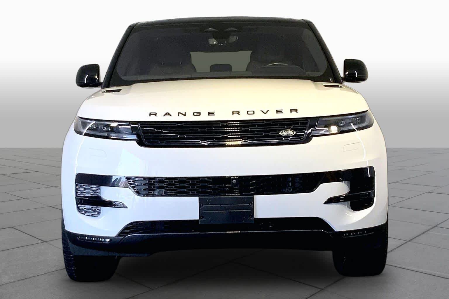 Used 2023 Fuji White Land Rover SE image 4