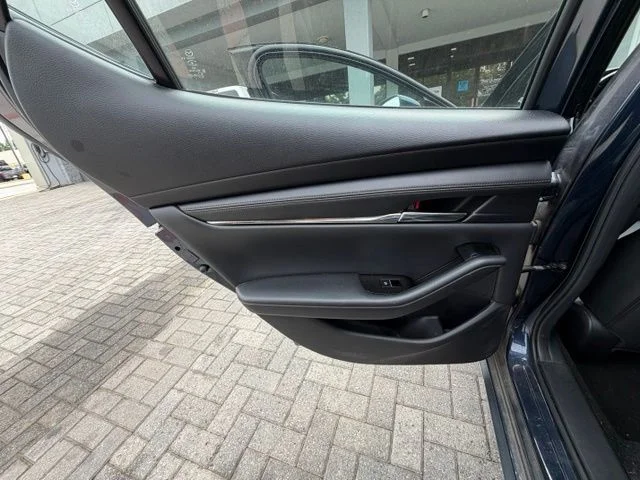 Used 2019 Blue Mazda Preferred image 15