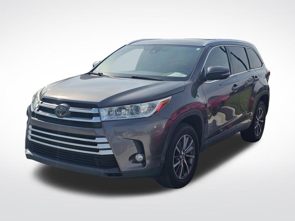 Used 2019 Gray Toyota XLE image 9