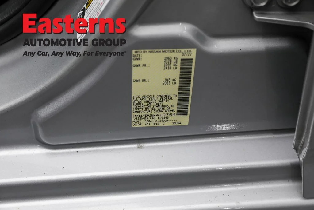Used 2022 Silver Nissan 2.5 SV image 34