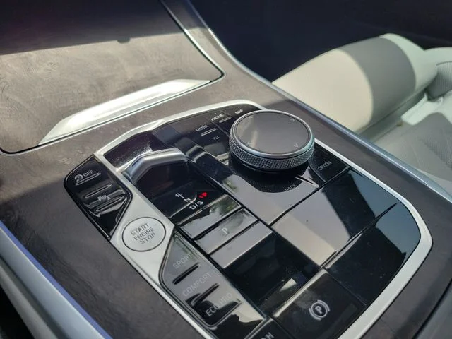 Used 2024 Gray BMW sDrive40i image 25