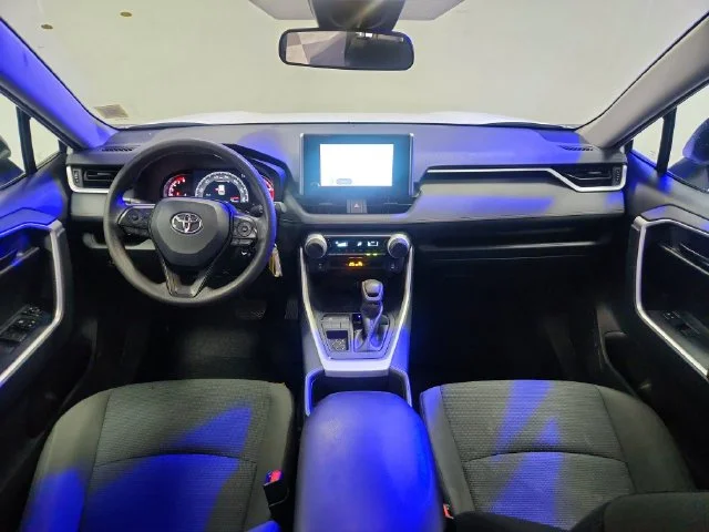Used 2025 White Toyota LE image 17