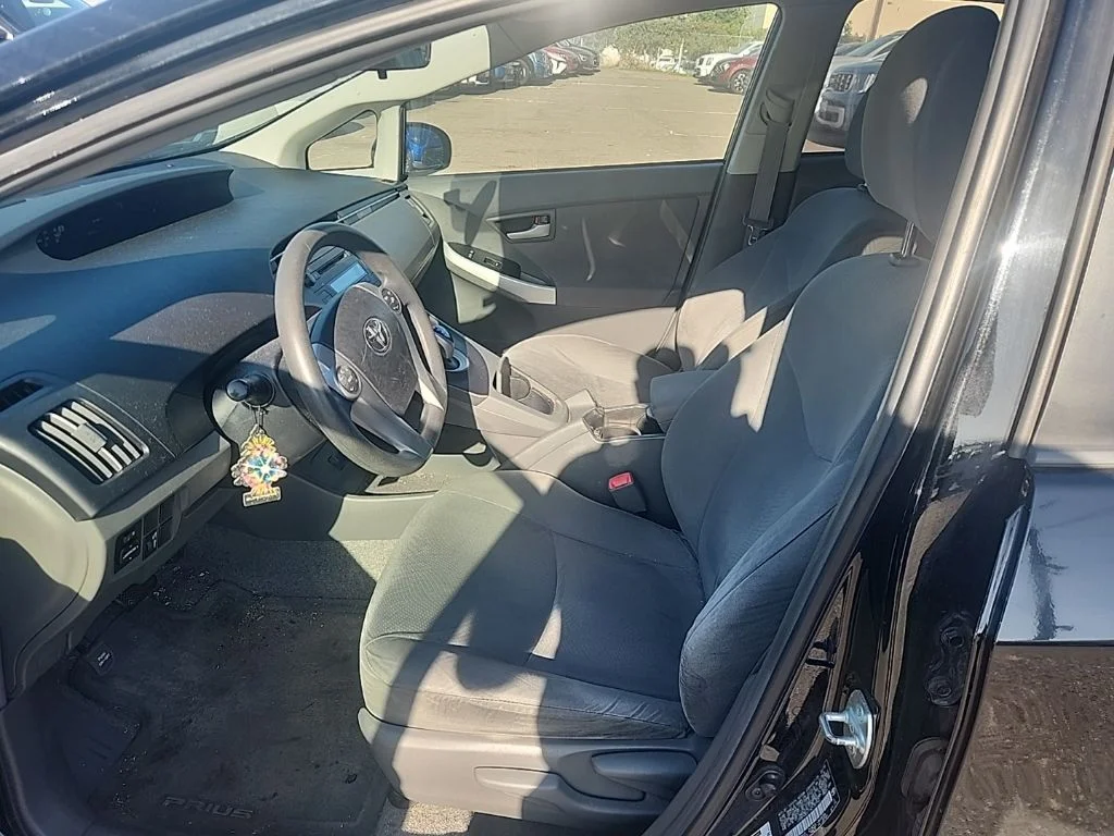 Used 2010 Black Toyota II image 19