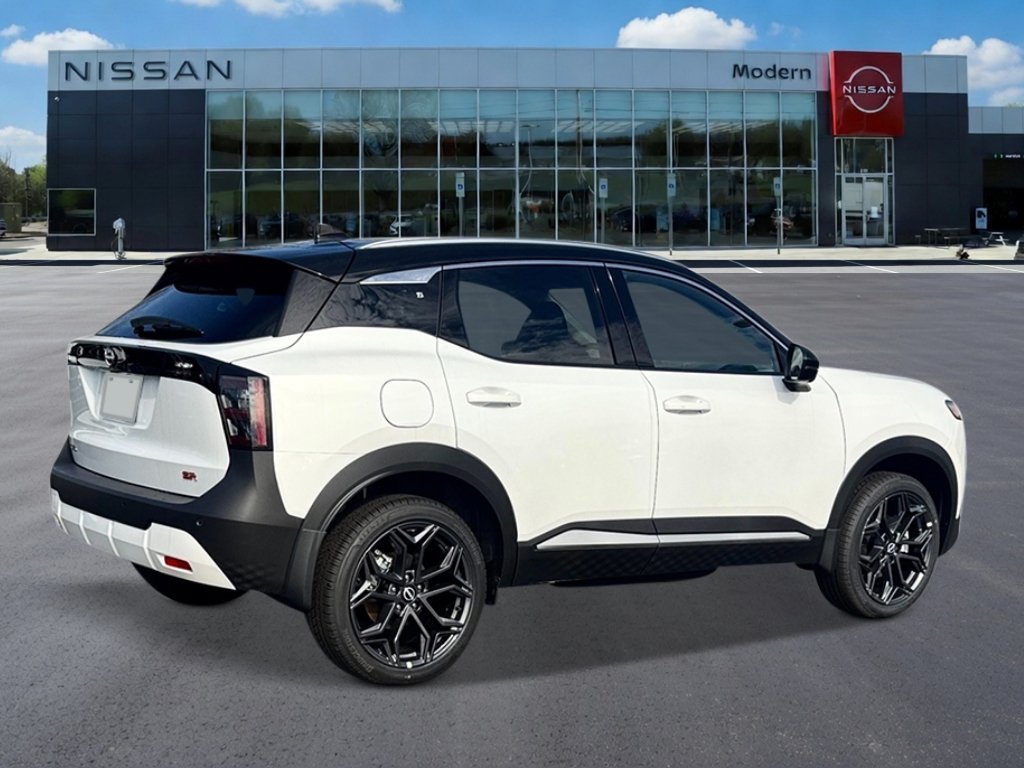 New 2026 Aspen White Tricoat/Super Black Nissan SR image 5