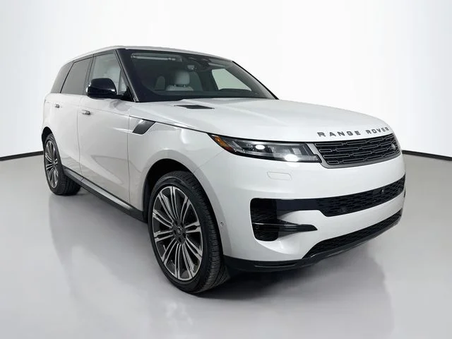 Certified Used 2024 Gray Land Rover SE image 3