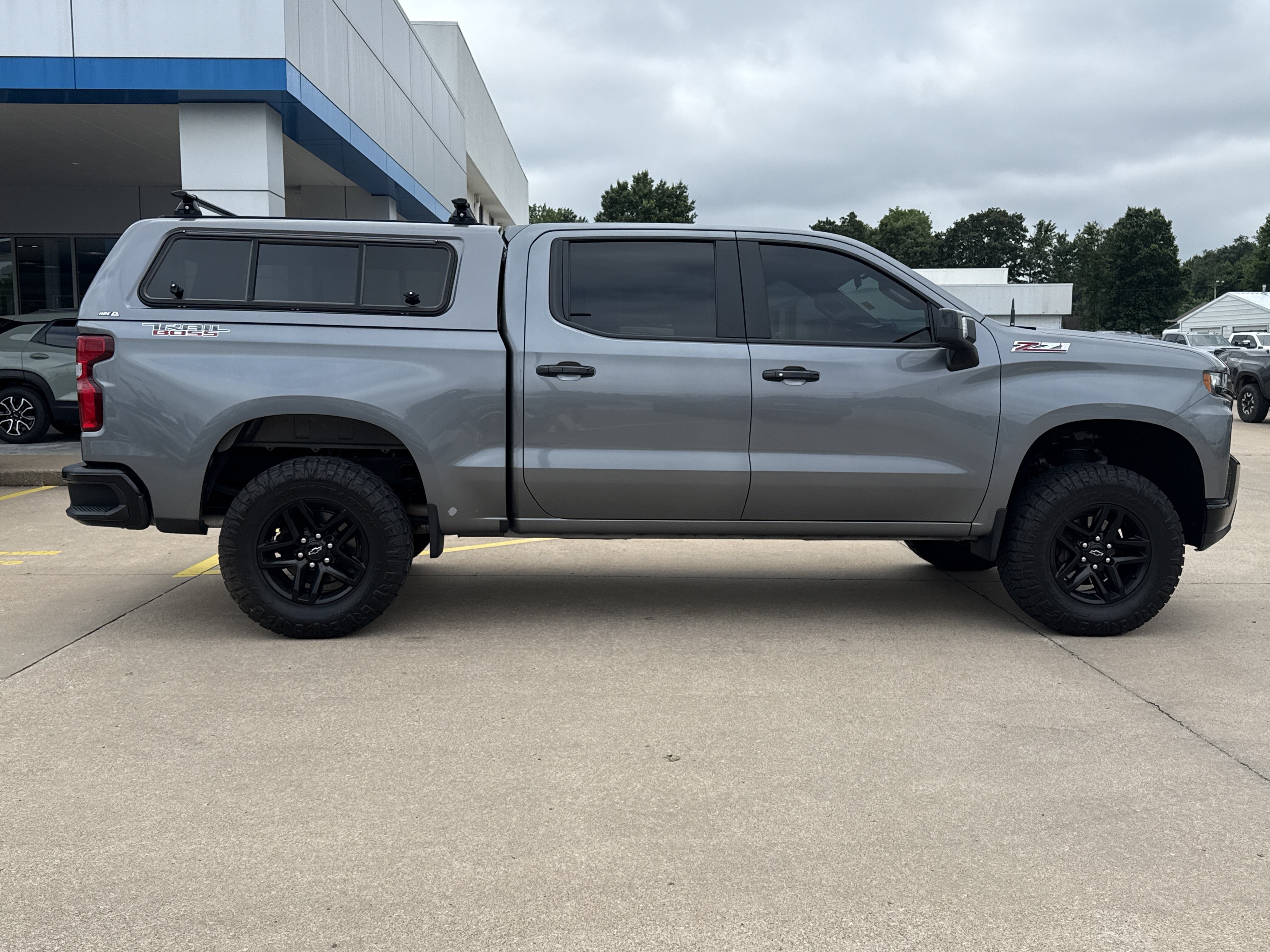 Used 2021 SATIN STEEL METALLIC Chevrolet LT Trail Boss image 2