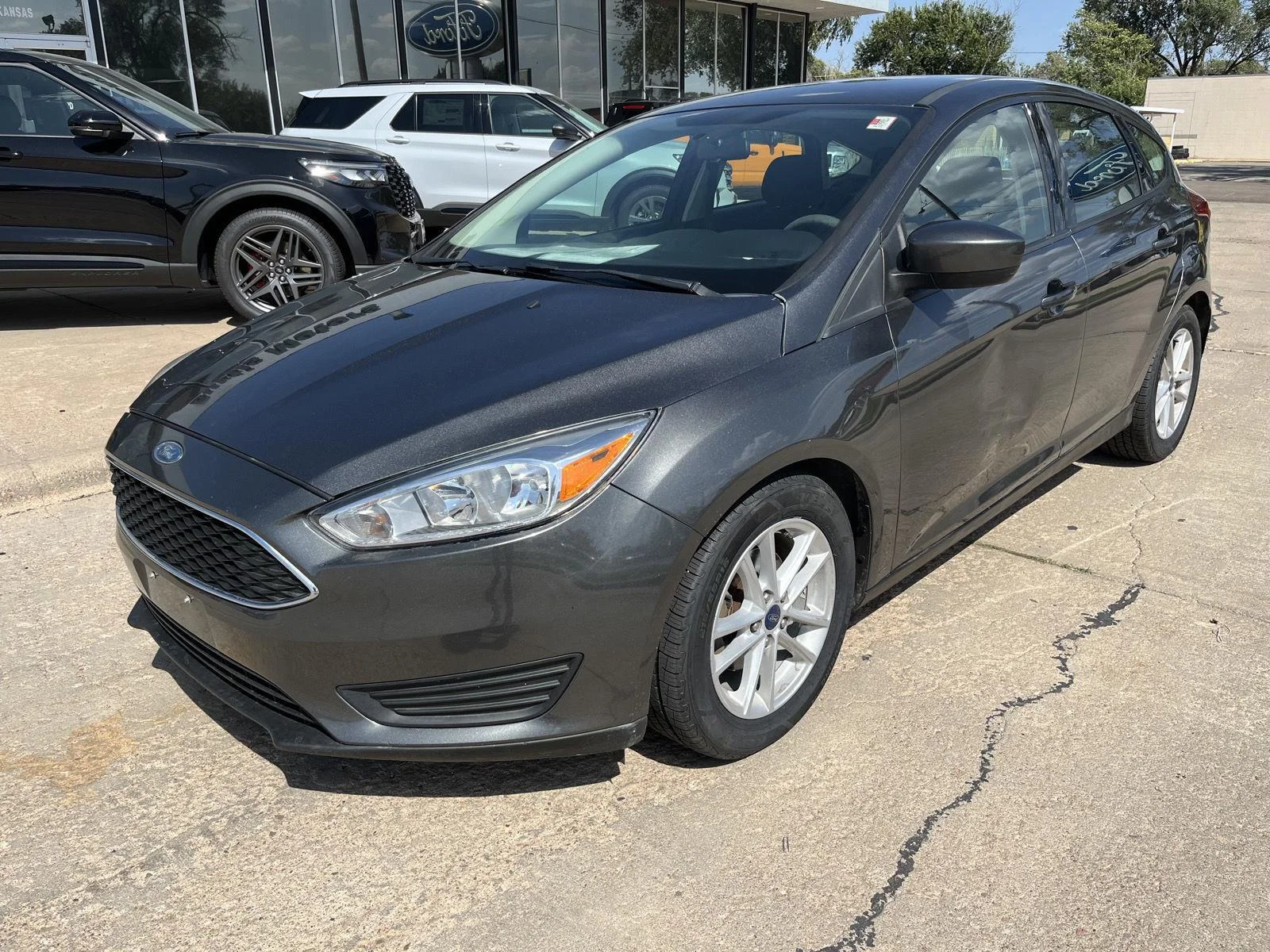 Certified 2018 Ford Focus SE with VIN 1FADP3K29JL221678 for sale in Garden City, KS