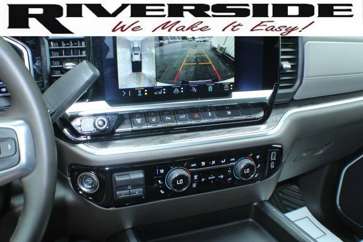 Used 2025 Summit White Chevrolet LTZ image 13