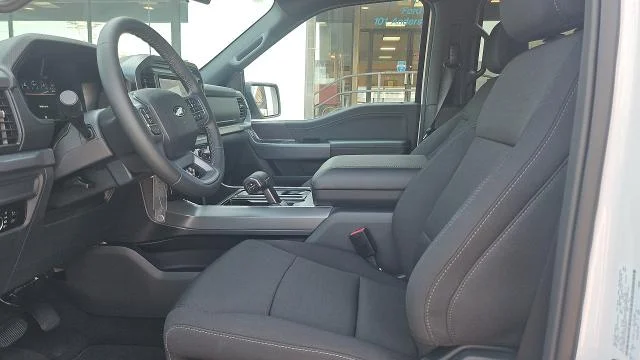New 2026 Oxford White Ford XLT 4WD image 32