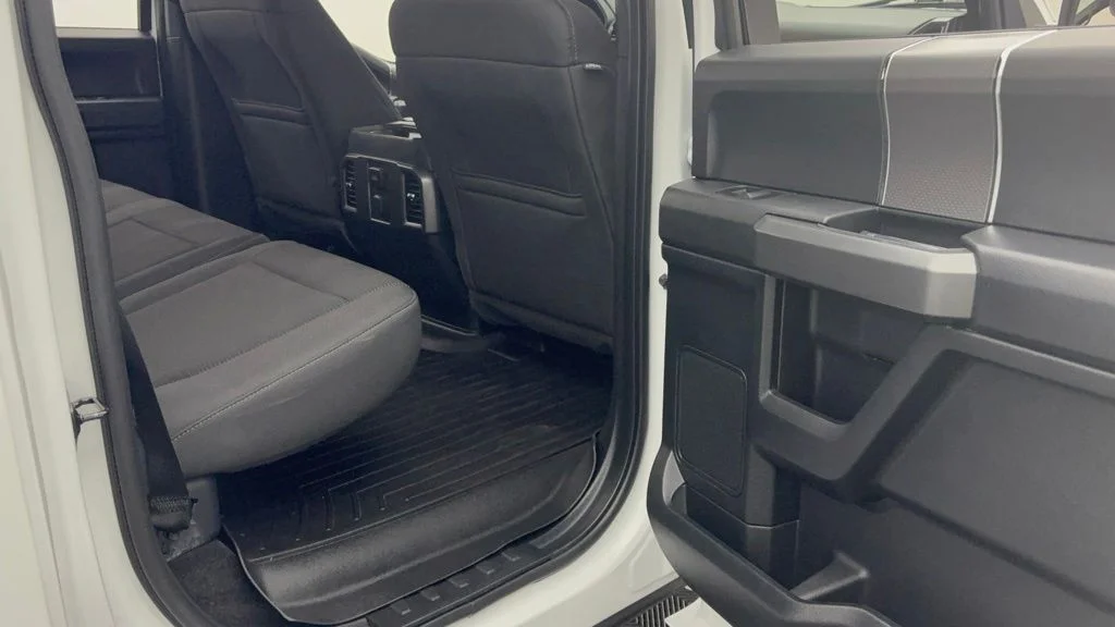 Used 2016 Oxford White Ford XLT image 32