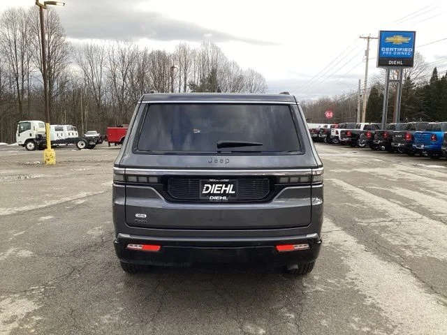 New 2026 Baltic-Gray Metallic Clear-Coat Exterior Paint Jeep  image 6