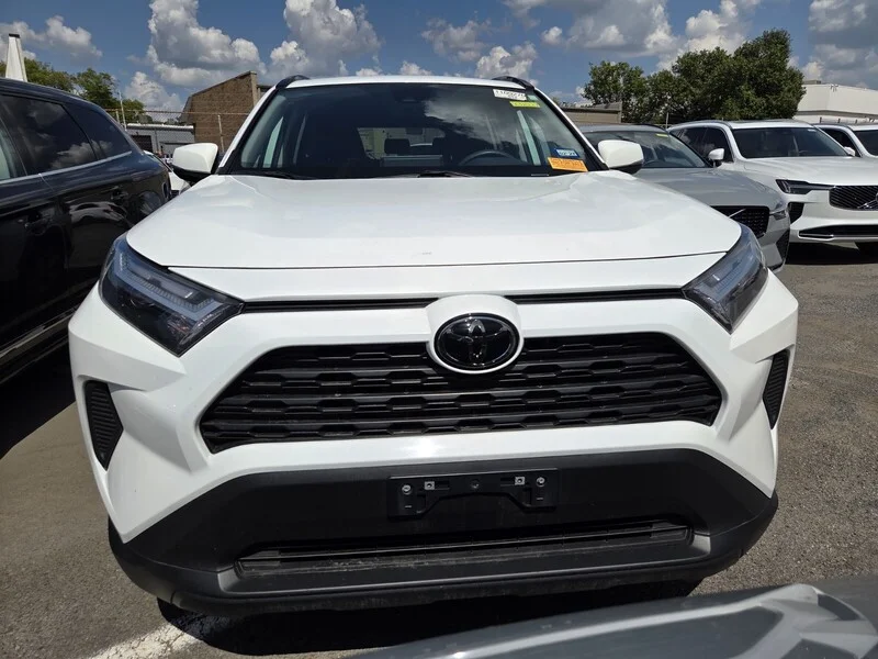 Used 2025 Ice TOYOTA XLE image 6