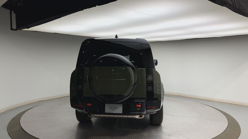 New 2026 Woolstone Green Metallic Land Rover X image 3