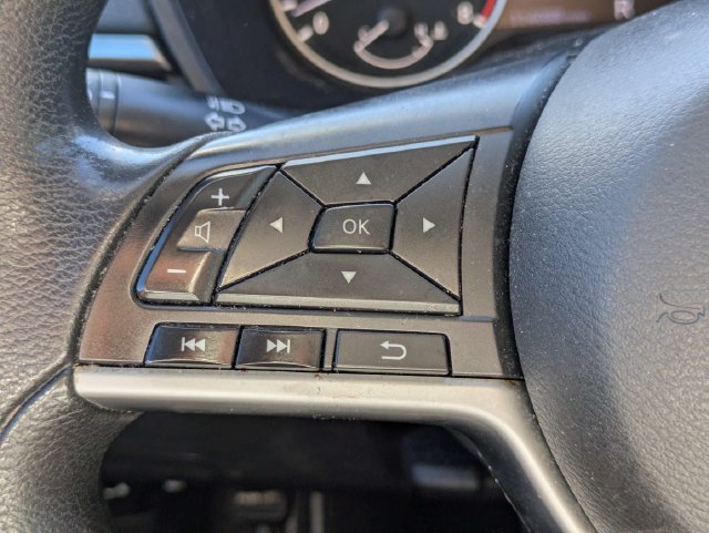 Used 2021 Black Nissan 2.5 SV image 21