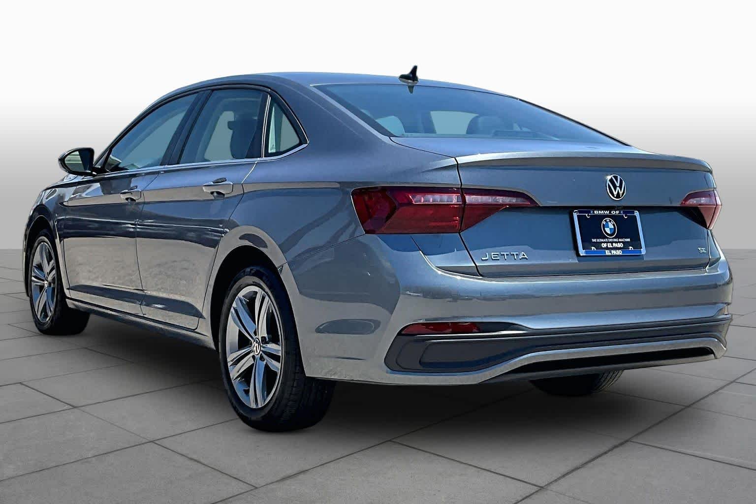 Used 2024 Platinum Gray Metallic Volkswagen SE image 11