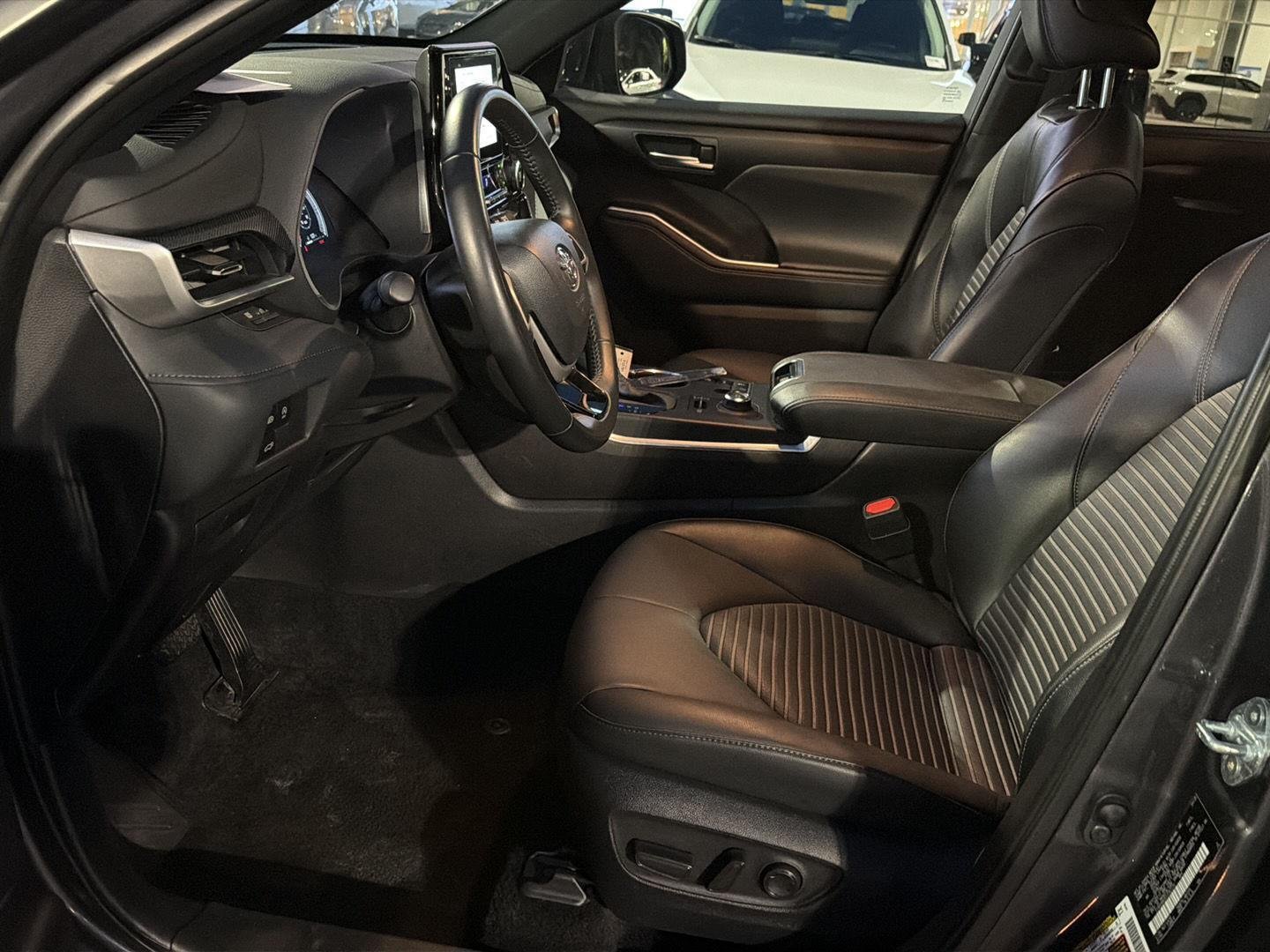 Used 2025 Magnetic Gray Metallic Toyota XSE image 10