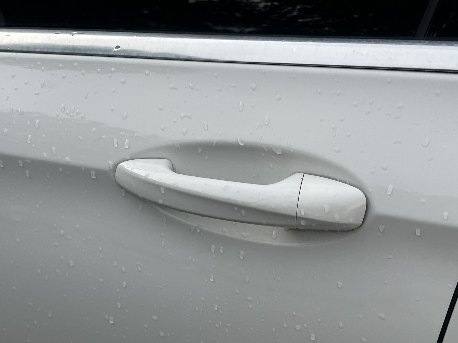 Used 2018 White Mercedes-Benz E 300 image 26