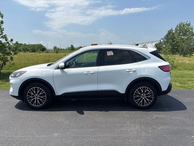 Used 2021 White Ford SE image 8
