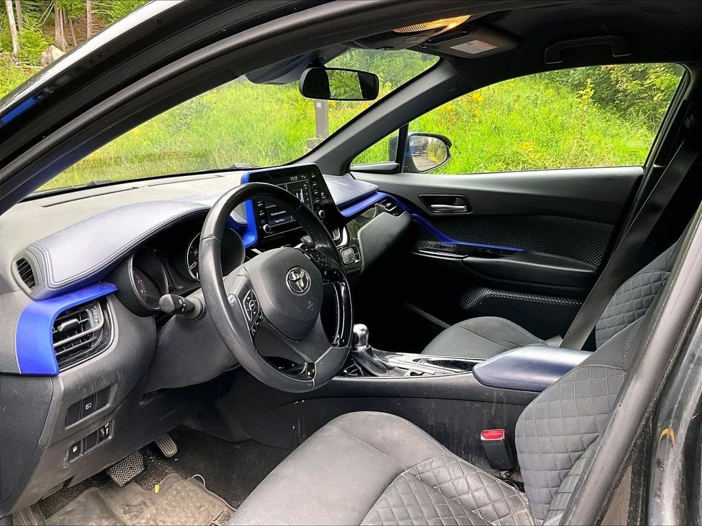 Used 2020 Black Toyota XLE image 7