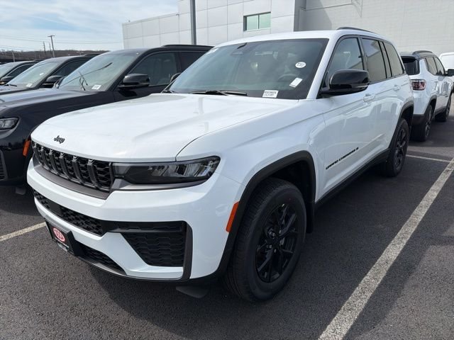 New 2026 Bright White Clear-Coat Exterior Paint Jeep Altitude image 3