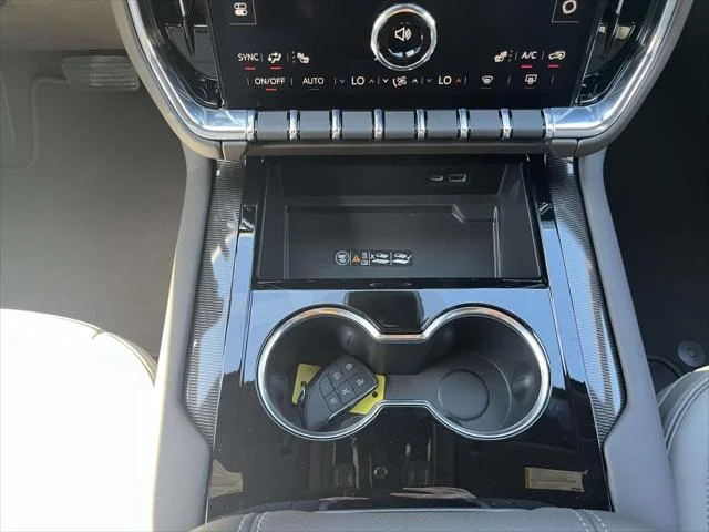 New 2026 Sterling Metallic GMC Elevation image 23