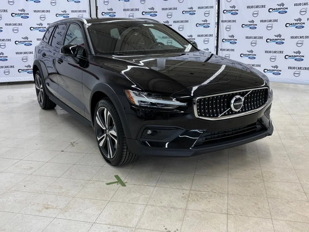 2026 Volvo V60 Cross Country B5 Plus AWD's photo