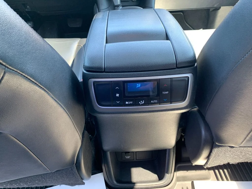 Used 2019 White Toyota XLE image 15