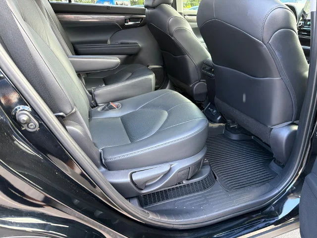 Used 2021 Black Toyota Hybrid Platinum image 15