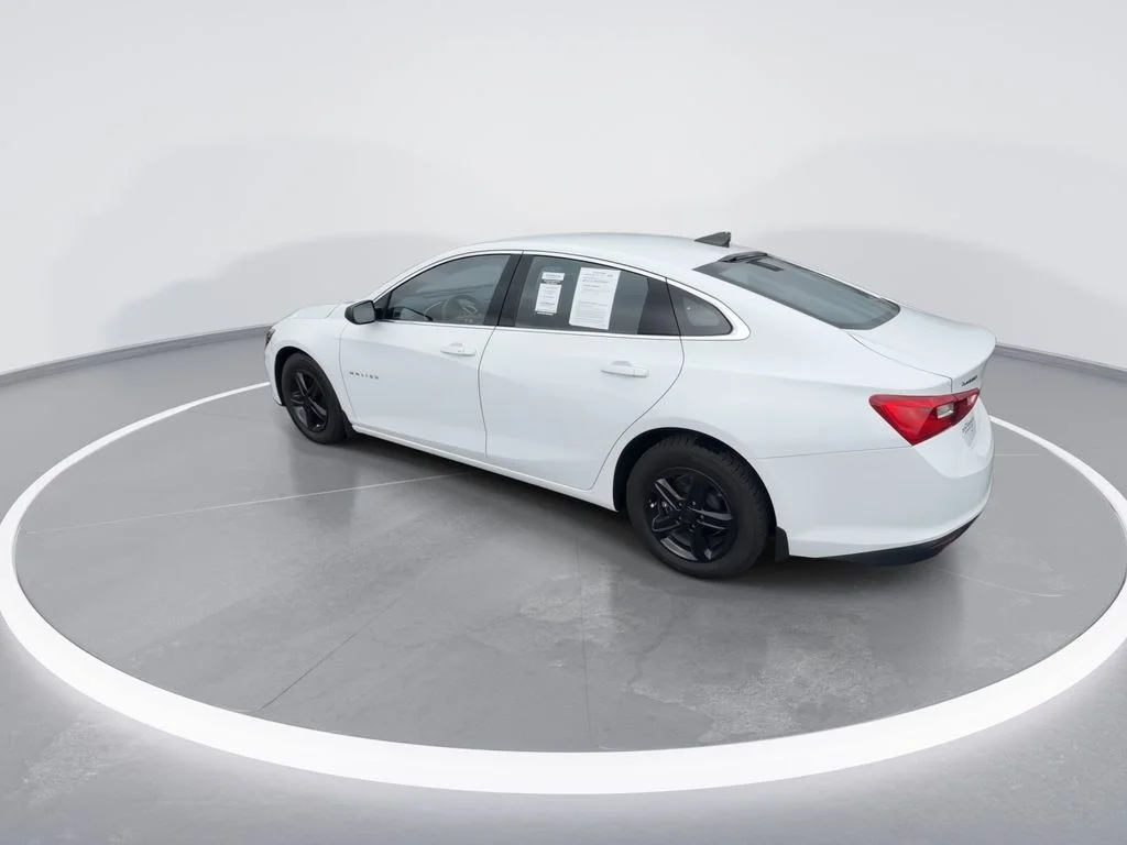 Used 2022 White Chevrolet LS image 6