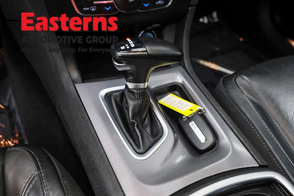 Used 2022 Silver Dodge SXT image 13