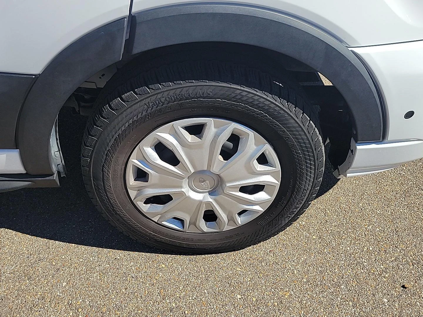 Used 2024 Oxford White Ford 350 XLT image 24