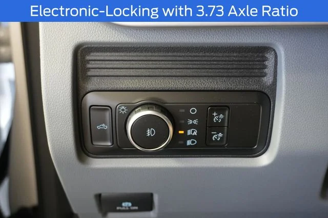 New 2026 Oxford White Ford F-250® XLT image 23