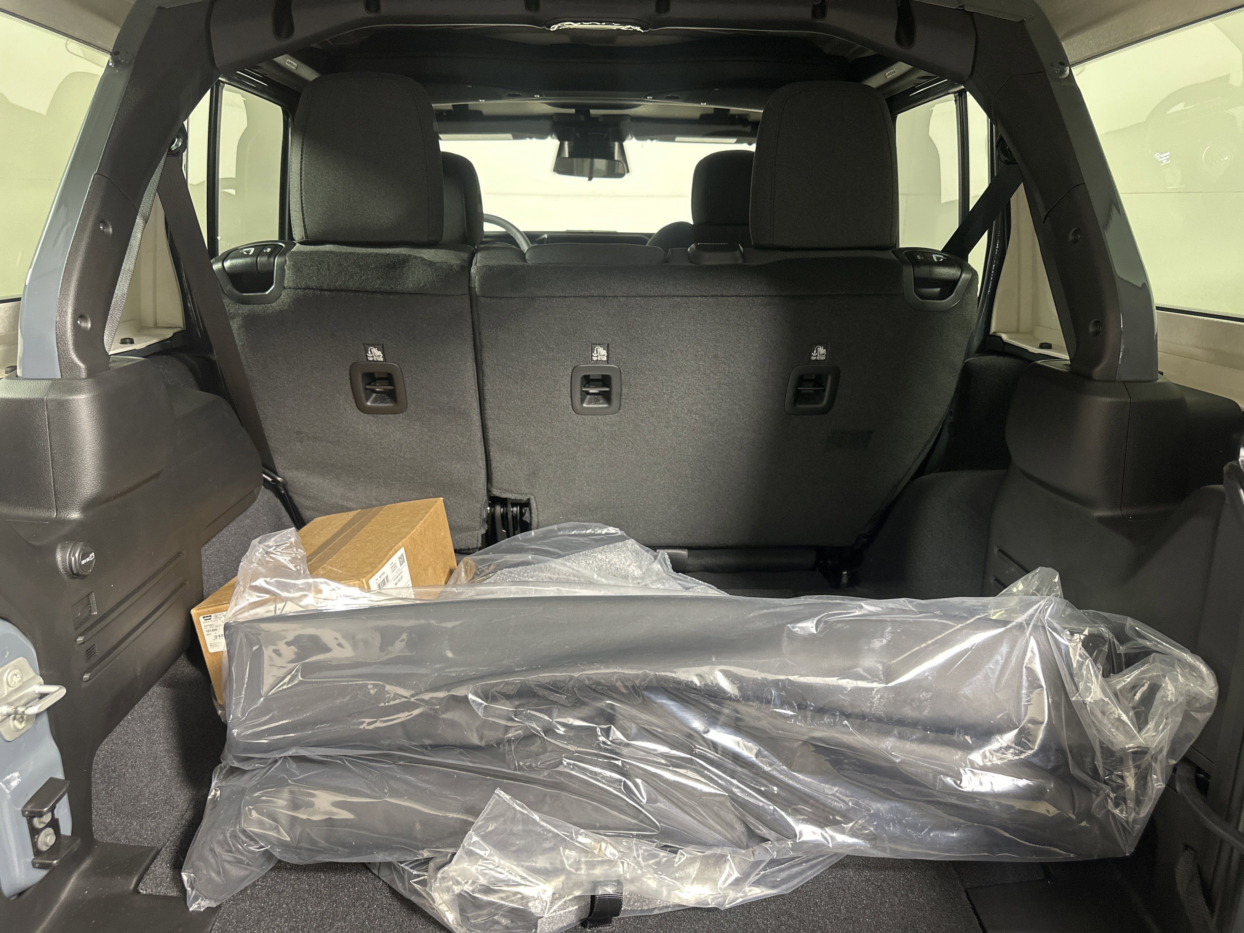 New 2026 Anvil Clear-Coat Exterior Paint Jeep Sport S image 23
