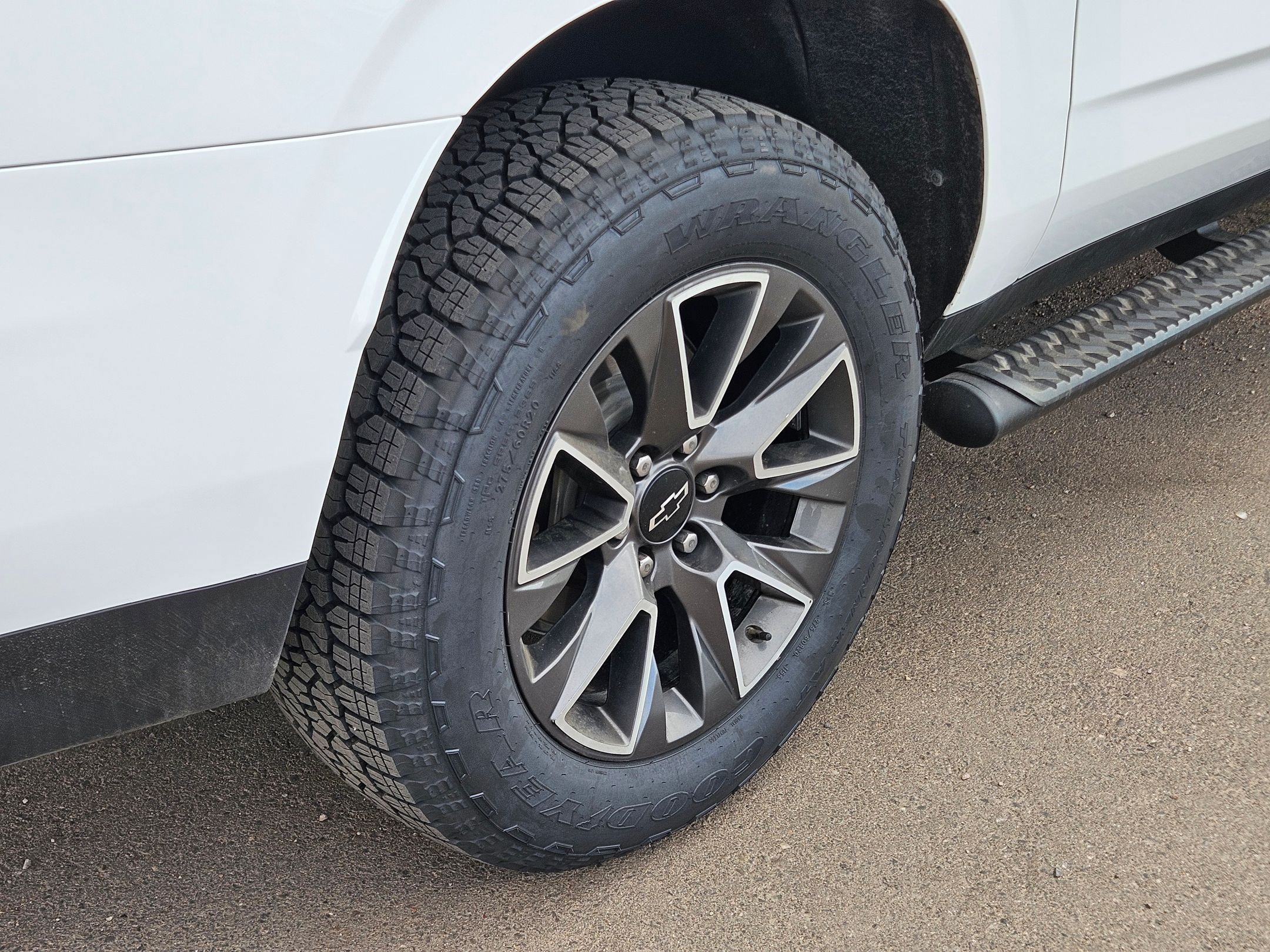 Certified Used 2024 Summit White Chevrolet Z71 image 13