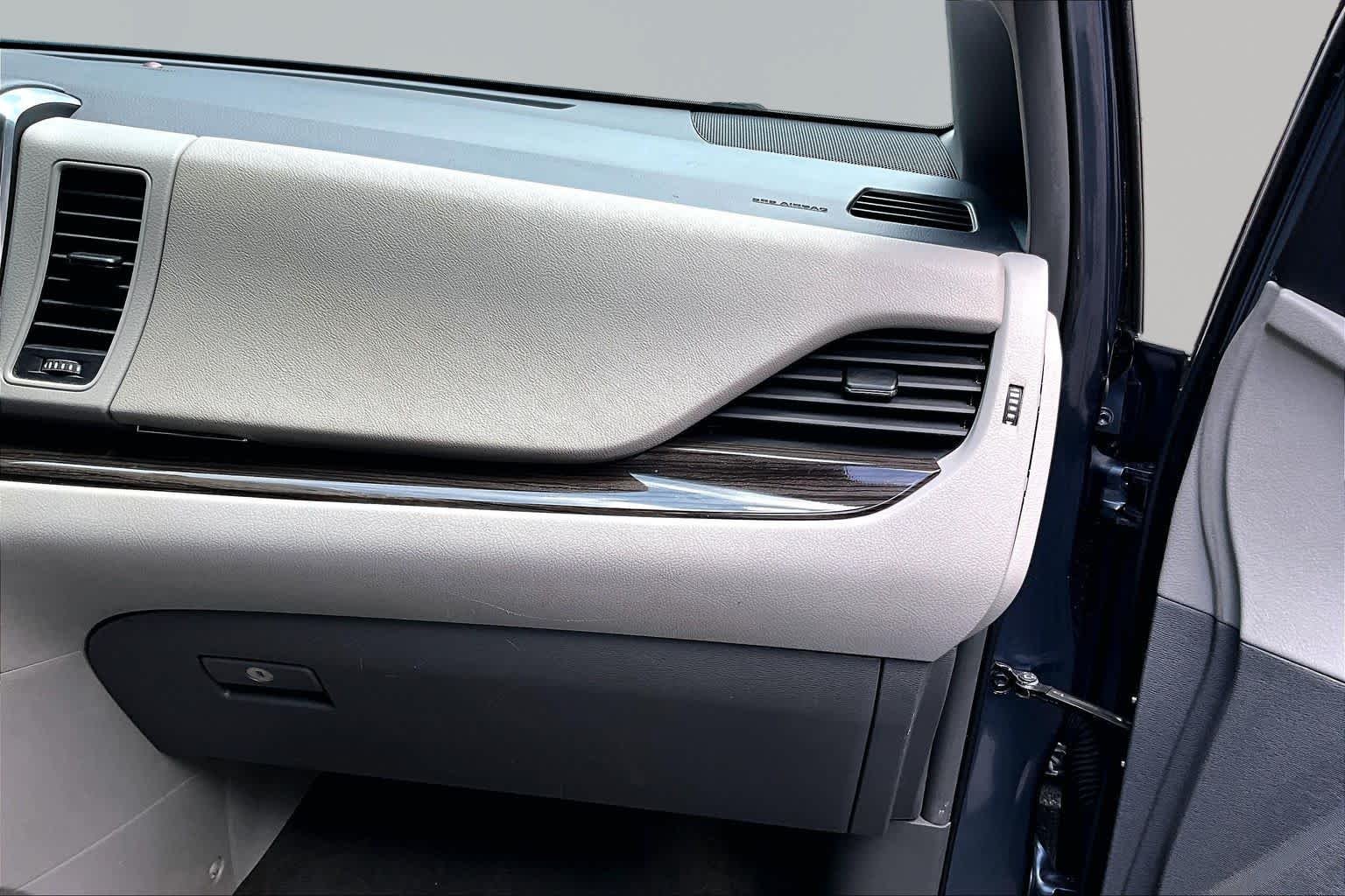 Used 2015 Shoreline Blue Pearl Toyota XLE image 19